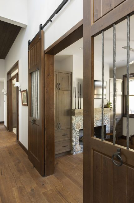 2209-20 Clippinger Interiors and Evening Exteriors in EdgemontVeritas Fine HomesSeptember 26, 2022Copyright: Meagan Larsen / 2022